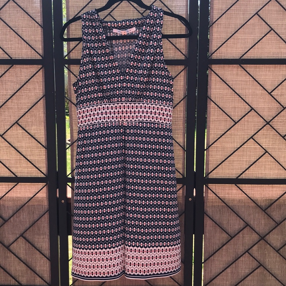Max Studio V Neck Dress with geometric design EUC